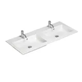 Stor og moderne minimalistisk baderomsinspirasjon med dobbeltvask, firkantede speil med lysstyring, stilige pendler, store grå fliser, og et romslig design med mye naturlig lys