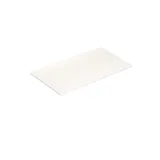 Stort baderomsinspirasjon med gult servantskap med elegant hvit vask og benkeplate, stilfull svart hylle og vakkert rundt speil med hvit kant, hvite marmorvegger og gulv samt små svarte fliser gir et moderne og urbant uttrykk.