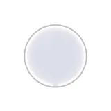 Stort baderomsinspirasjon med gult servantskap med elegant hvit vask og benkeplate, stilfull svart hylle og vakkert rundt speil med hvit kant, hvite marmorvegger og gulv samt små svarte fliser gir et moderne og urbant uttrykk.