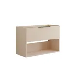 Baderomsinspirasjon med rosa servantskap med elegante riller og vakker vask, hvite fliser på veggene og store beige fliser på gulvet skaper et romantisk og feminint uttrykk.