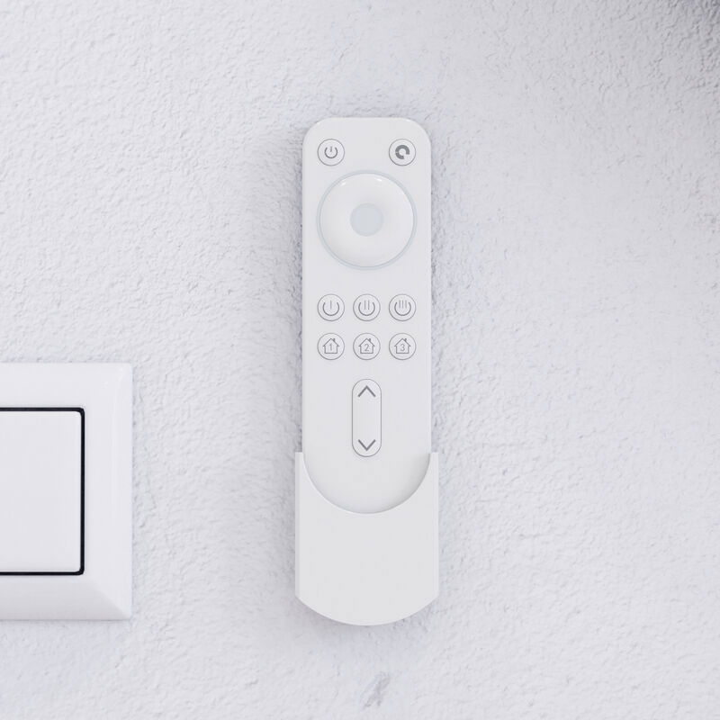 Stor baderomsinspirasjon i nordisk stil med baderomsmøbler i lys blå farge og trebenkeplate med elegant bordstående servant, fiskebensgulv i tre som skaper en lys og klassisk stil