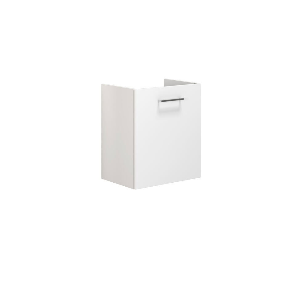 Bad med skråtak inspirert av et lite hvitt servantskap og høyskap med runde, svarte håndtak, samt et vakkert rundt speil og oransje fliser som gir et friskt og moderne uttrykk.