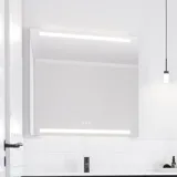 Stort baderomsinspirasjon med baderomsmøbler i noir eik med elegante lameller, stilfull dobbel servant, firkantede speil, hvite fliser med geometrisk mønster gir et lyst, symmetrisk og klassisk uttrykk.