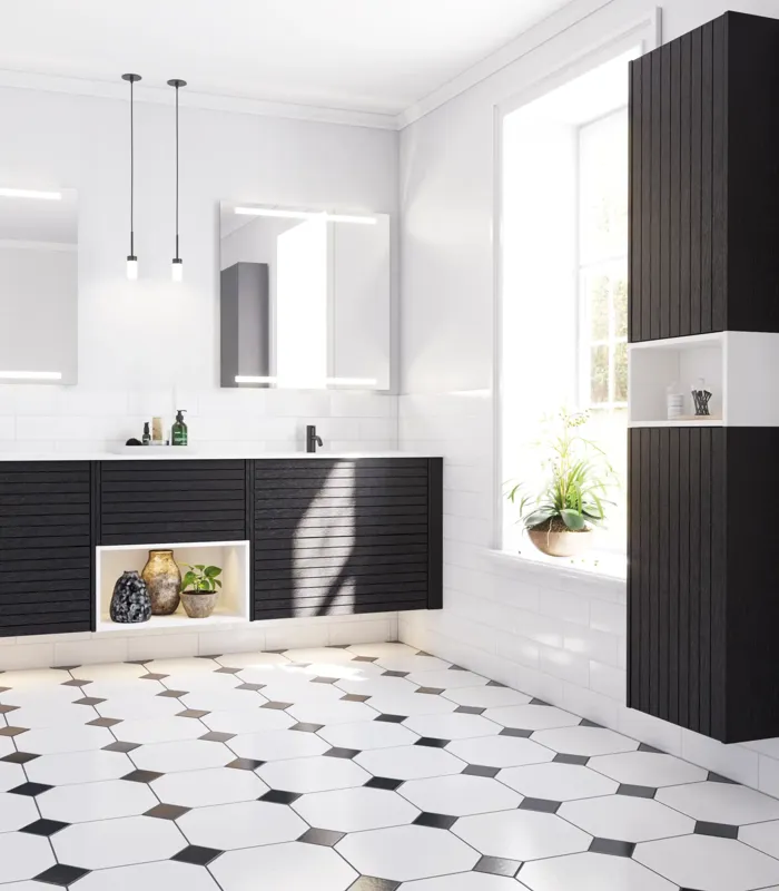 Stort baderomsinspirasjon med baderomsmøbler i noir eik med elegante lameller, stilfull dobbel servant, firkantede speil, hvite fliser med geometrisk mønster gir et lyst, symmetrisk og klassisk uttrykk.