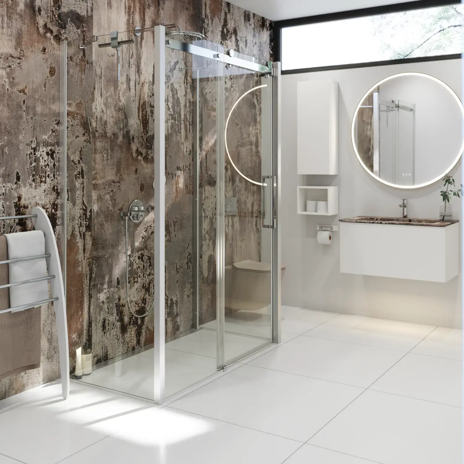 Baderomsinspirasjon med luksuriøst dusjkabinett med skyvedør, hvite baderomsmøbler og en rå vegg som gir badet en rå og urban følelse