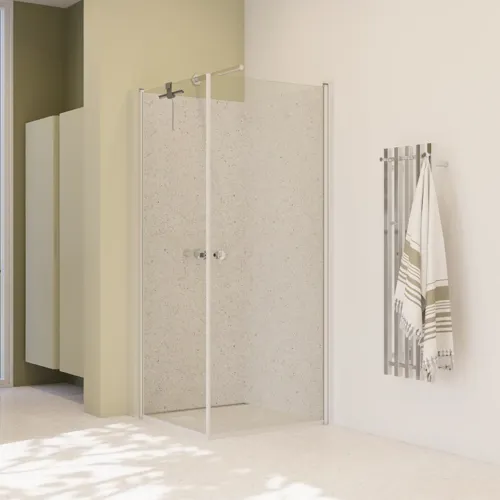 Stor baderomsinspirasjon med grønne baderomsmøbler, firkantet speil, og dusjkabinett med slagdører med klart glass og profiler i sateng, samt elegant elektrisk oppvarmet håndklestativ.