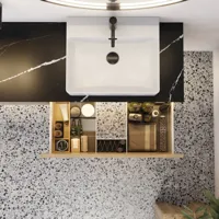 Stor urban baderomsinspirasjon med møbler i naturlig eik, steinbenkeplate med firkantet vask, rundt speil med svart kant, naturfarger og terrakottagulv gir et industrielt og moderne utseende